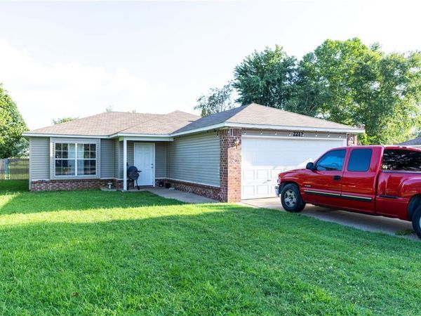 2213 Harvey Wakefield Avenue , Pea Ridge, AR 72751