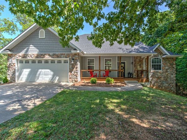 1 Binham Lane, Bella Vista, AR 72715