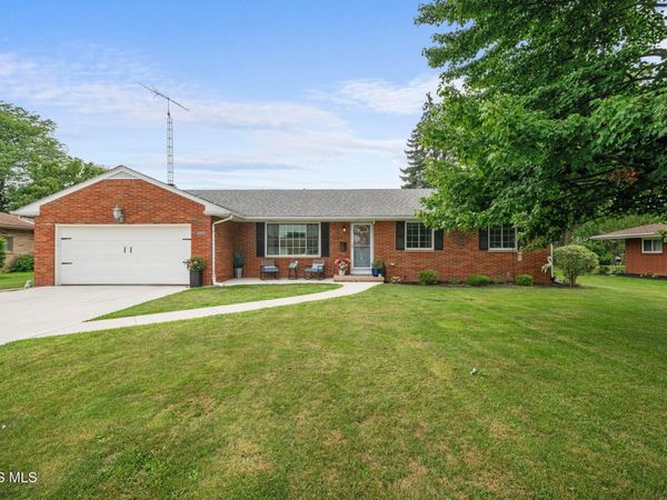 305 Parkview Drive, Walbridge, OH 43465