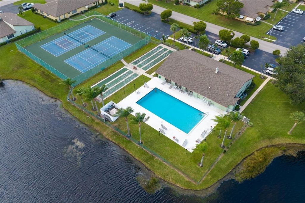 1758 Lakefront Boulevard, Unit B, Fort Pierce, FL 34982 Photo