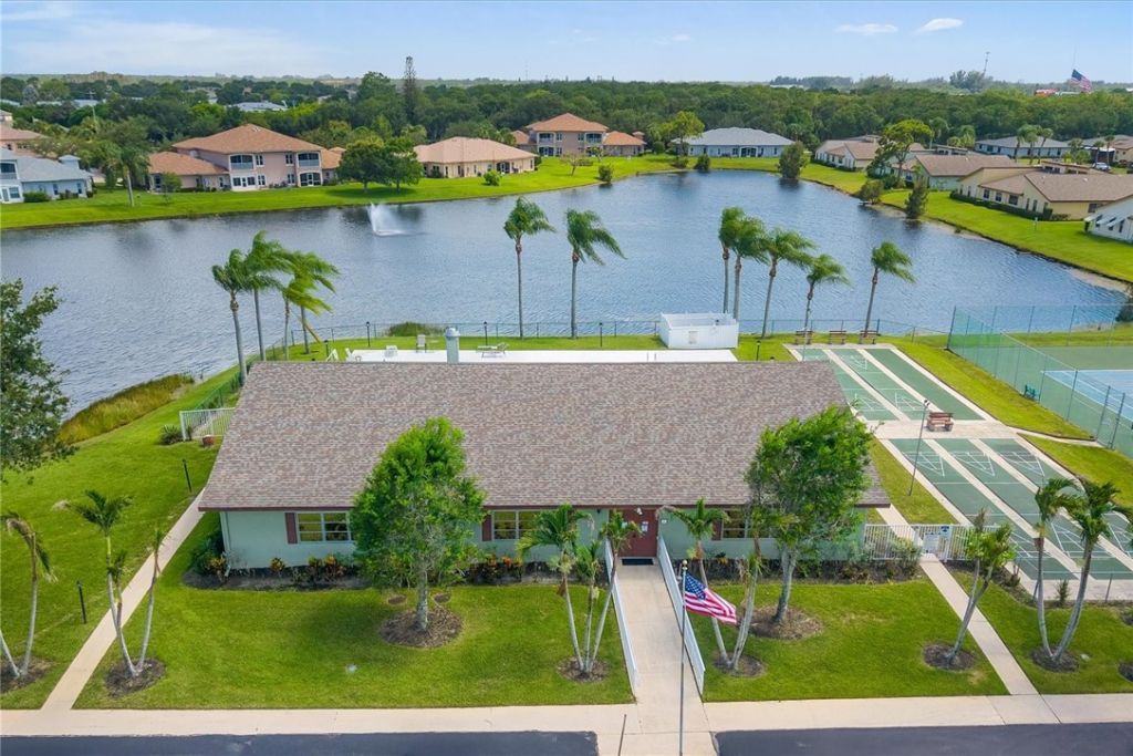 1758 Lakefront Boulevard, Unit B, Fort Pierce, FL 34982 Photo