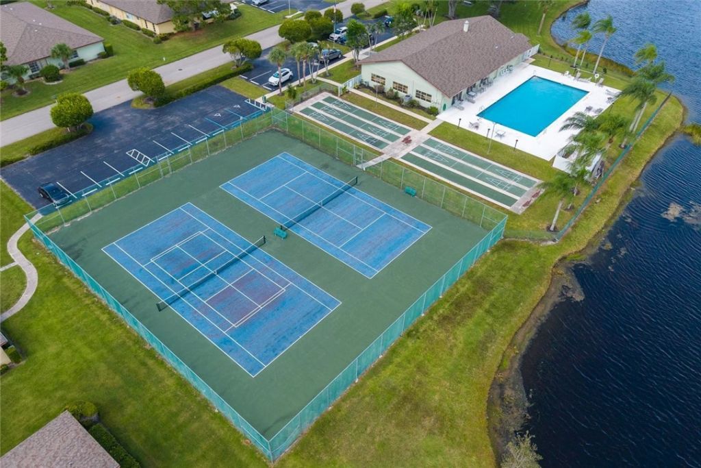 1758 Lakefront Boulevard, Unit B, Fort Pierce, FL 34982 Photo