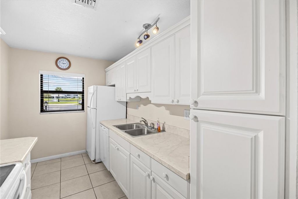 1758 Lakefront Boulevard, Unit B, Fort Pierce, FL 34982 Photo