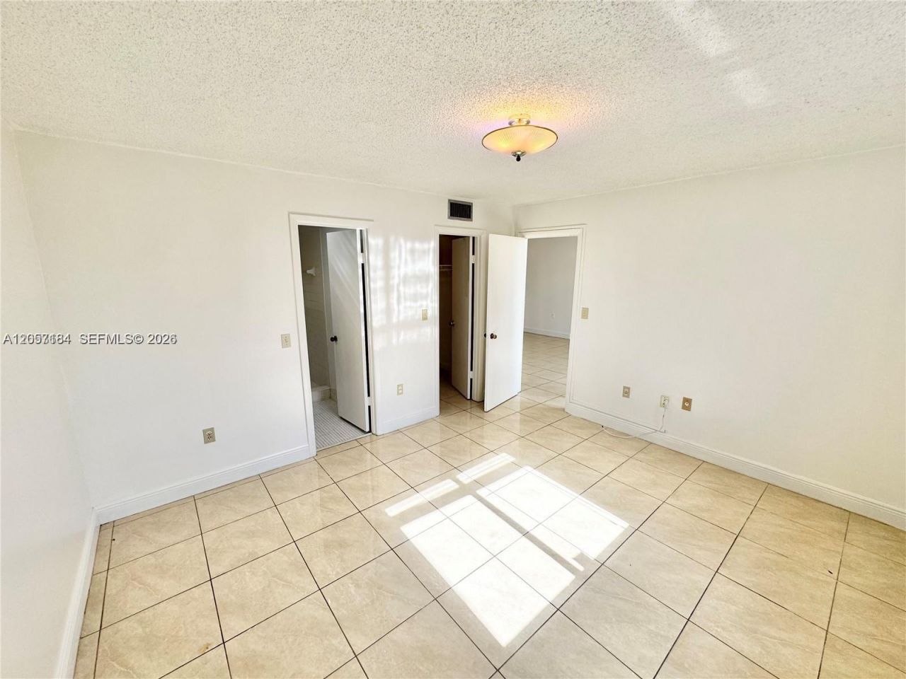 10090 NW 80th Ct , Unit 1542, Hialeah Gardens, FL 33016 Photo