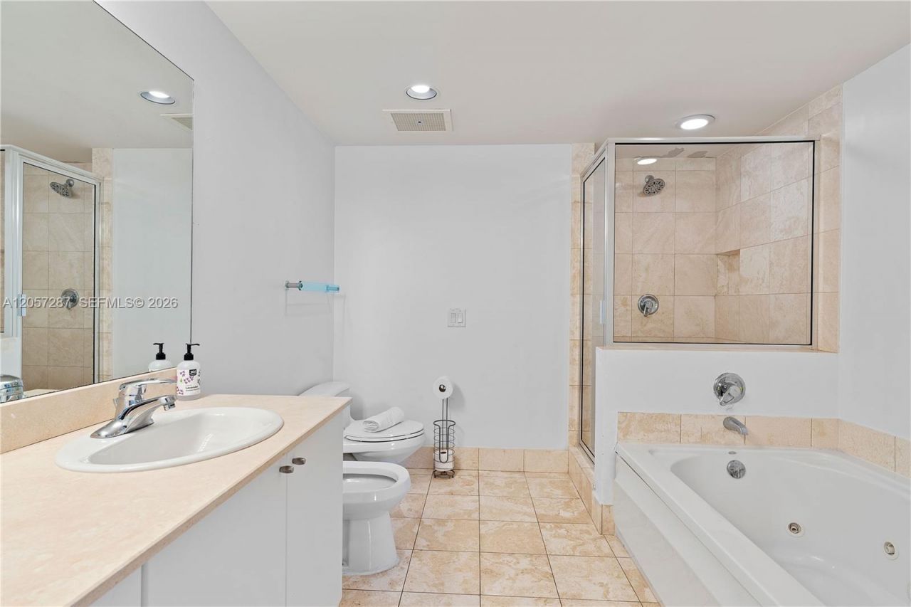 17375 Collins Ave , Unit 1108, Sunny Isles Beach, FL 33160 Photo