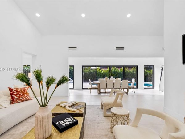 210 NE 107th St , Miami Shores, FL 33161