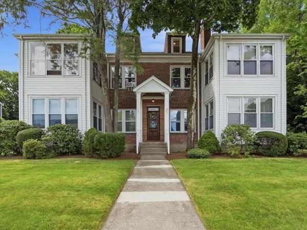 314 Newtonville Avenue, Unit 4, Newton, MA 02460
