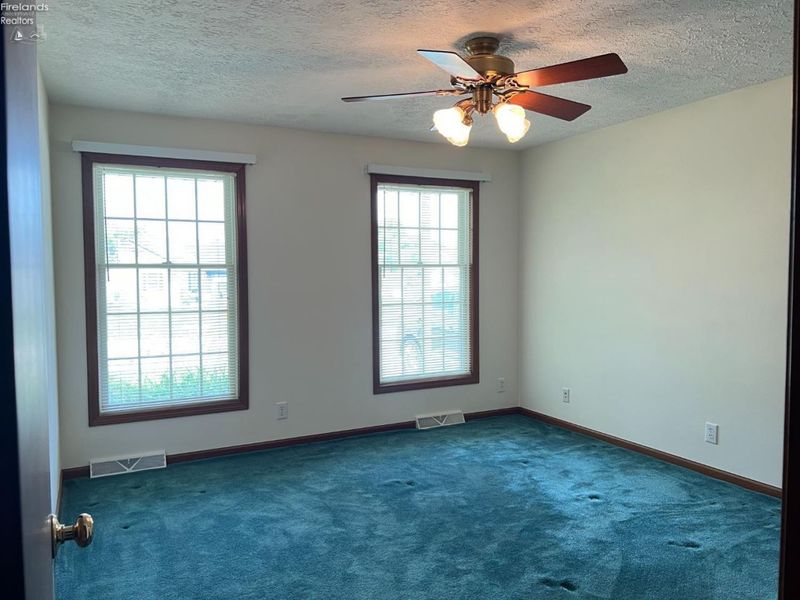 1013 Cherokee Crossing, Waynesfield, OH 45895 Photo 11