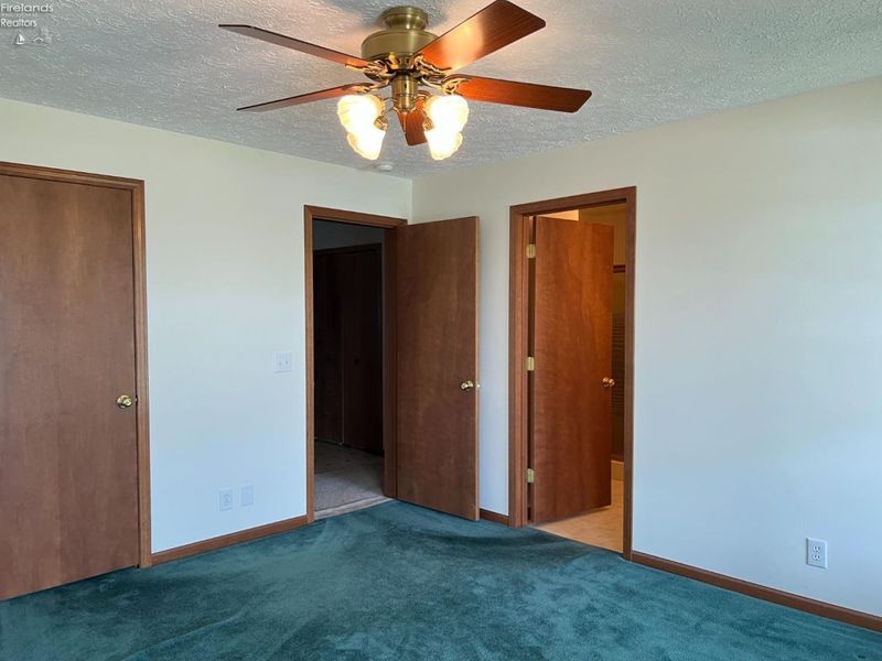 1013 Cherokee Crossing, Waynesfield, OH 45895 Photo 12