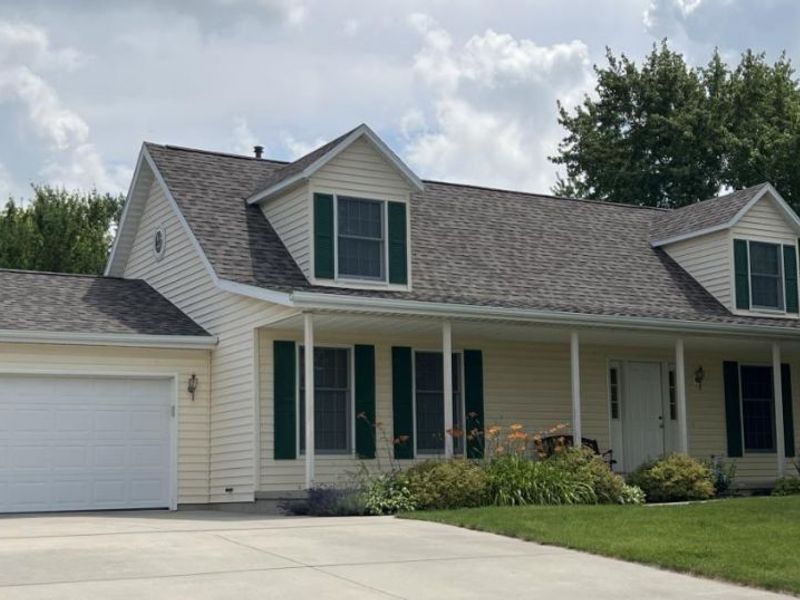 1013 Cherokee Crossing, Waynesfield, OH 45895 Photo 2