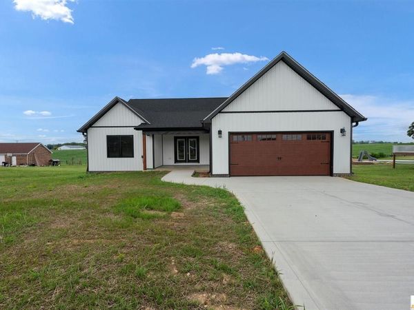 68 Paddock Way , Cave City, KY 42127