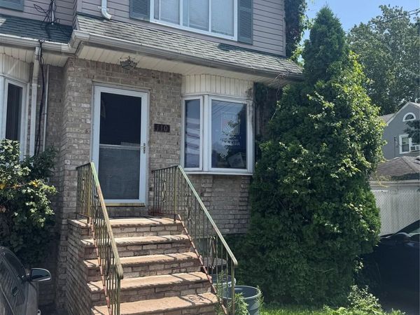 110 lyceum Court, Staten Island, NY 10310