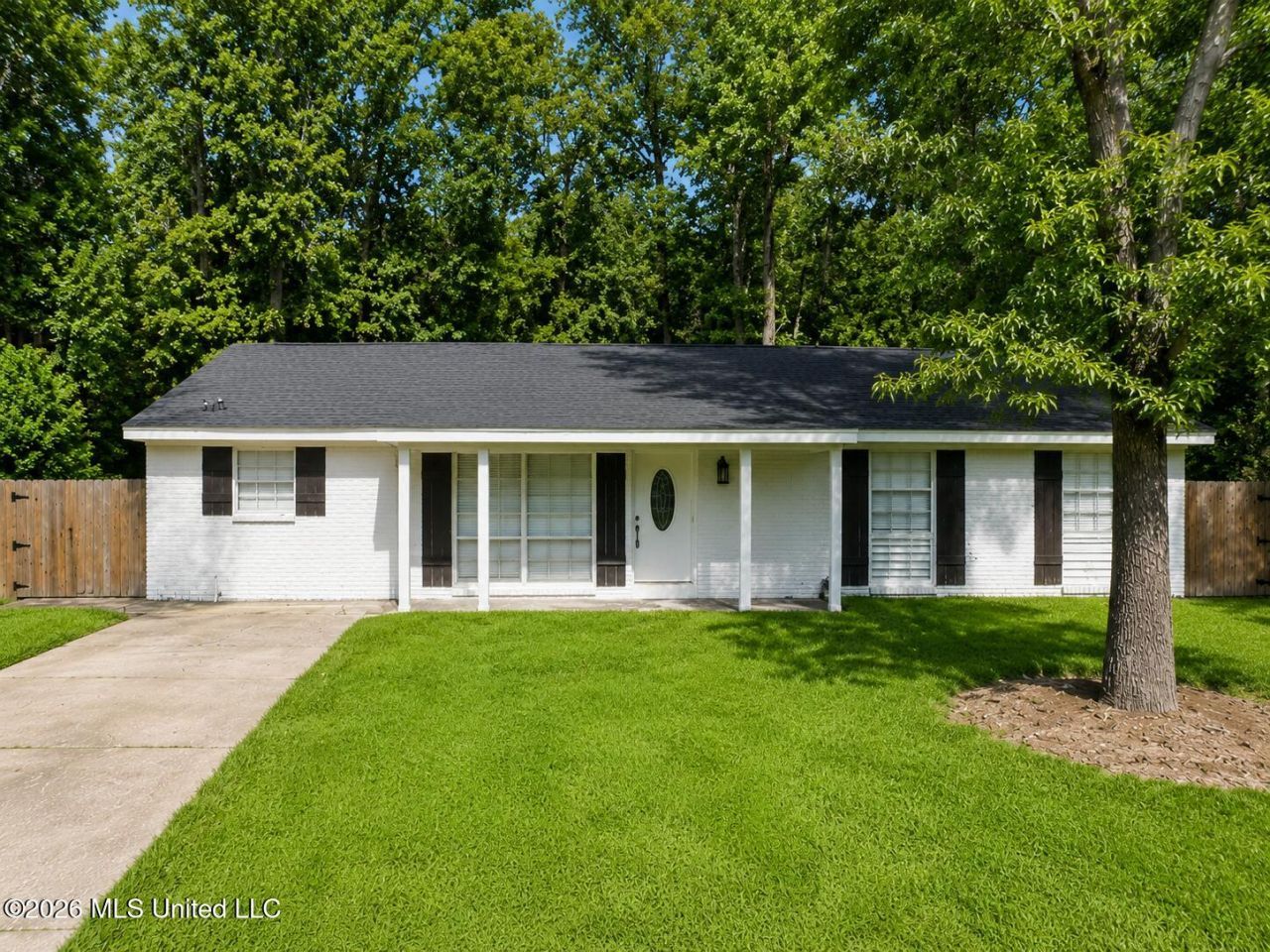 307 S Steele Avenue, Picayune, MS 39466 Main Photo