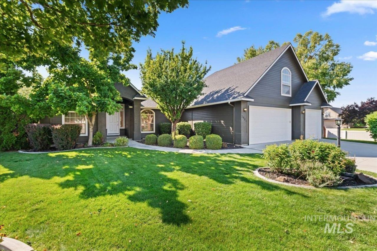 3901 N Price Way, Meridian, ID 83646 Main Photo