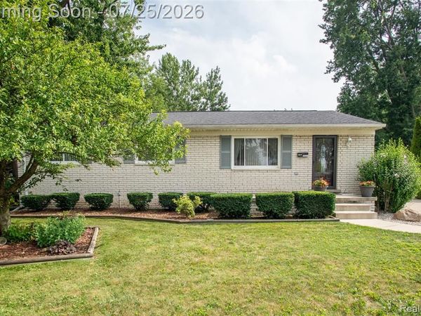 31045 John Hauk Street, Garden City, MI 48135