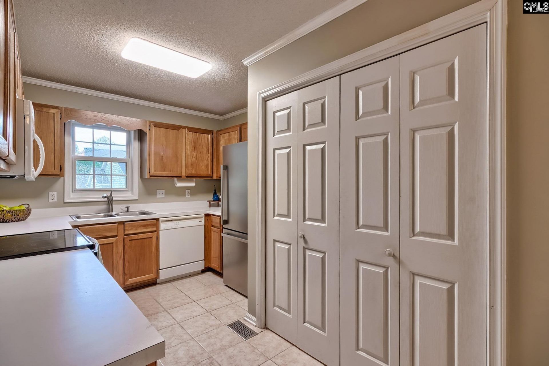 1161 Lake Shire Drive  Photo 8