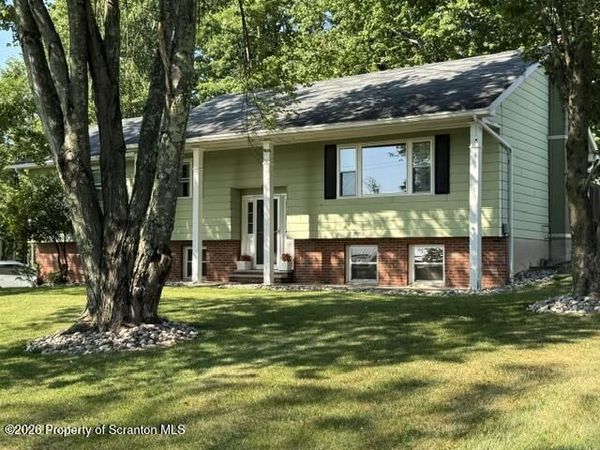46 White Birch Road, Dalton, PA 18414