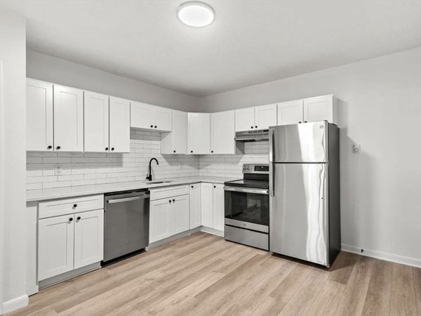 14 Pierce St, Unit 8, Foxboro, MA 02035