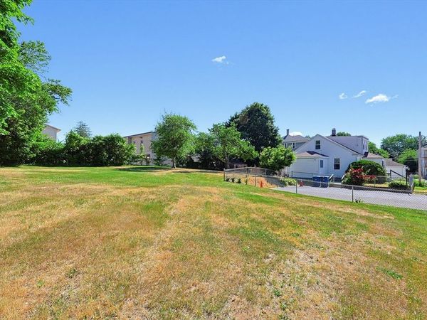 16 Lakeview St, Blackstone, MA 01504