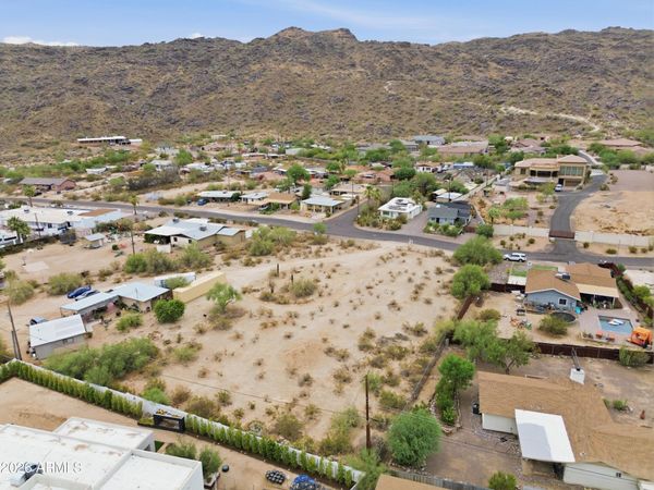 2436 E WINSTON Drive, Unit 16B, Phoenix, AZ 85042