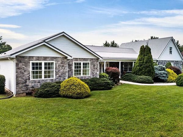40A BRADFORD ST, SWOOPE, VA 24479