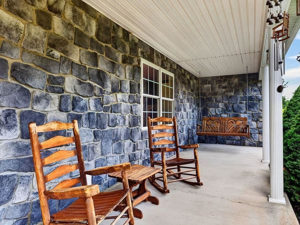 40 BRADFORD ST, SWOOPE, VA 24479