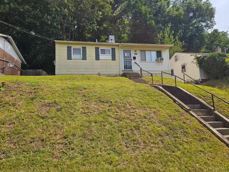 4728 Kirby Avenue, Cincinnati, OH 45223 Photo 2