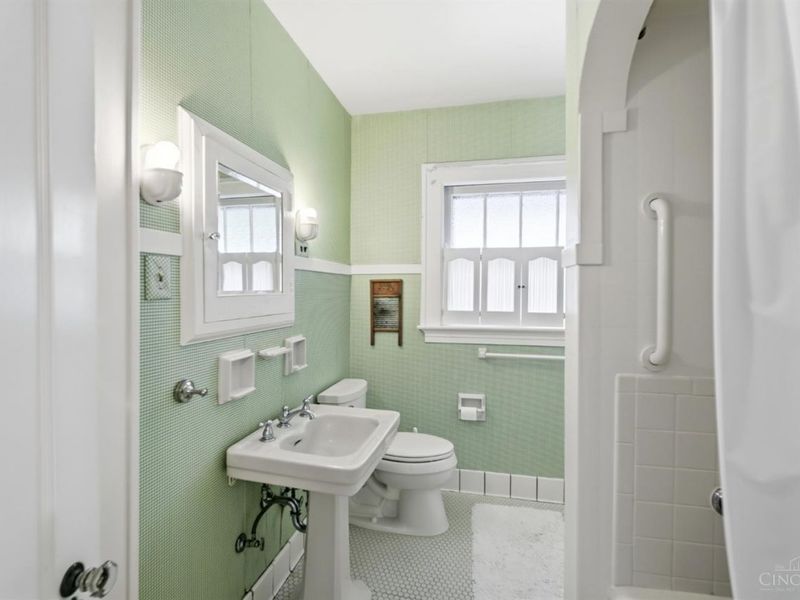 6124 Fairway Drive, Cincinnati, OH 45212 Photo 29
