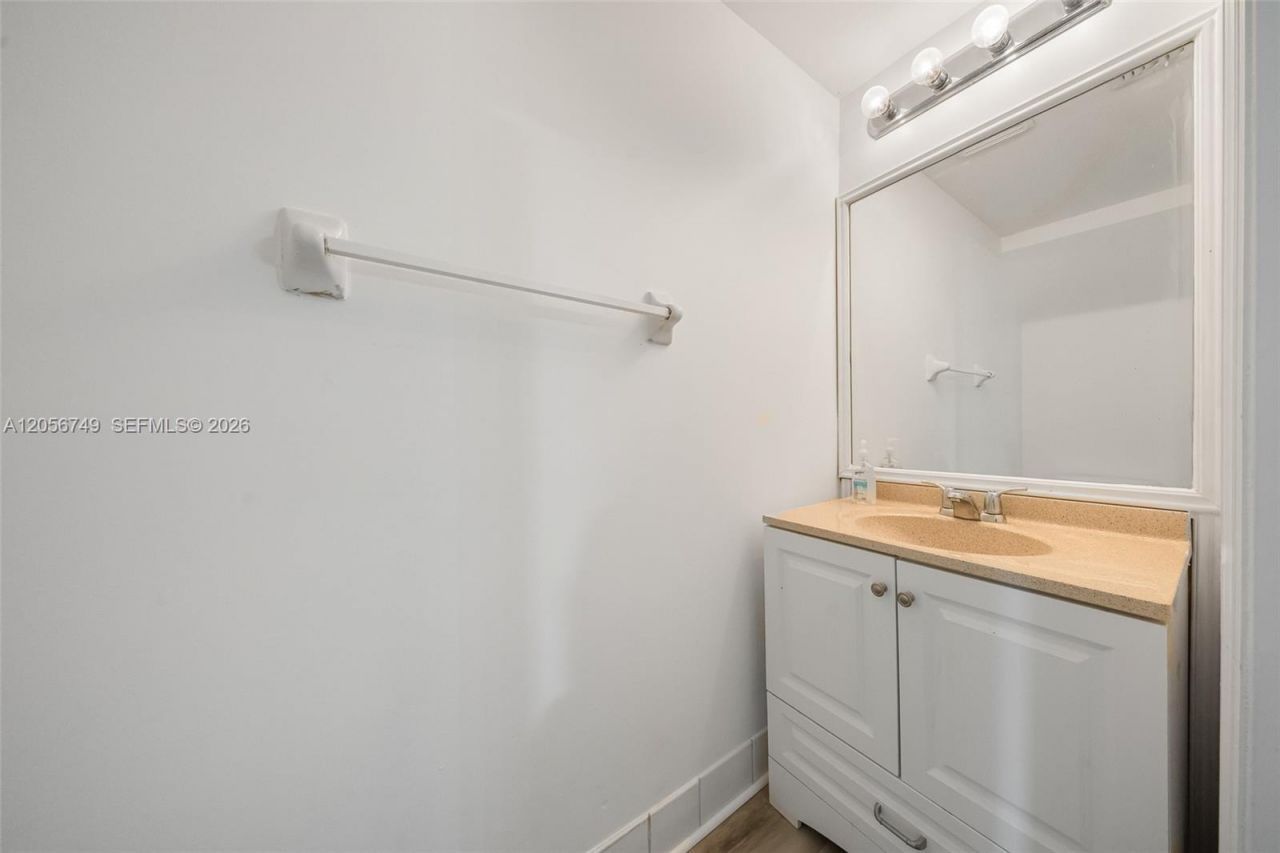 1037 NE 42nd Pl , Homestead, FL 33033 Photo