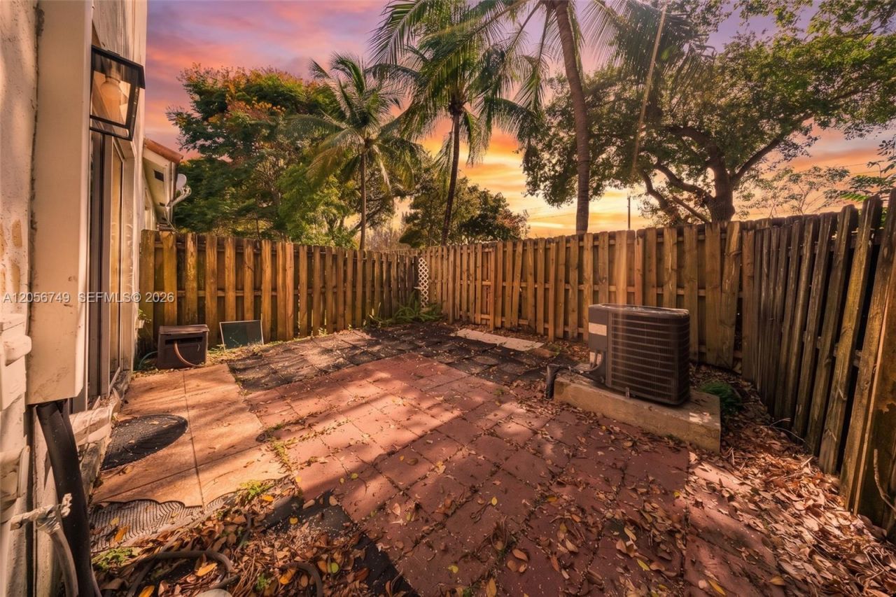 1037 NE 42nd Pl , Homestead, FL 33033 Photo