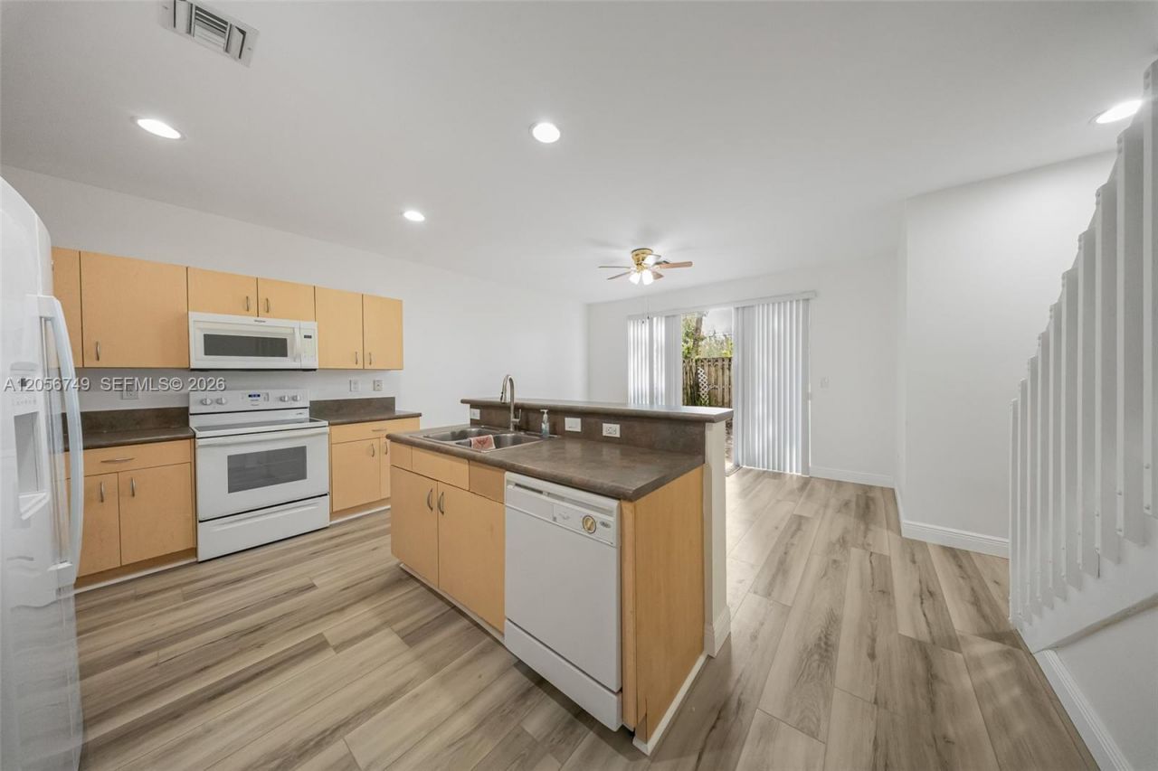 1037 NE 42nd Pl , Homestead, FL 33033 Photo
