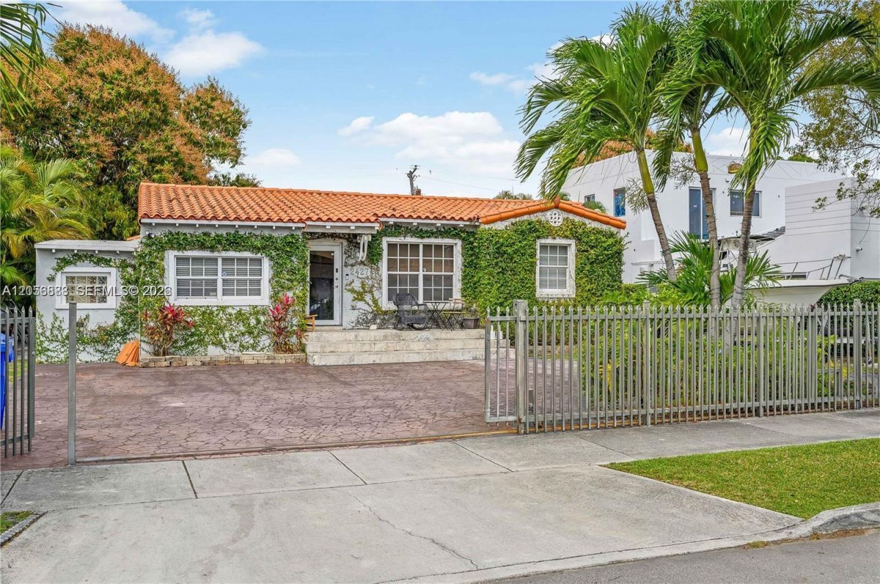 2427 SW 12th St , Miami, FL 33135 Photo