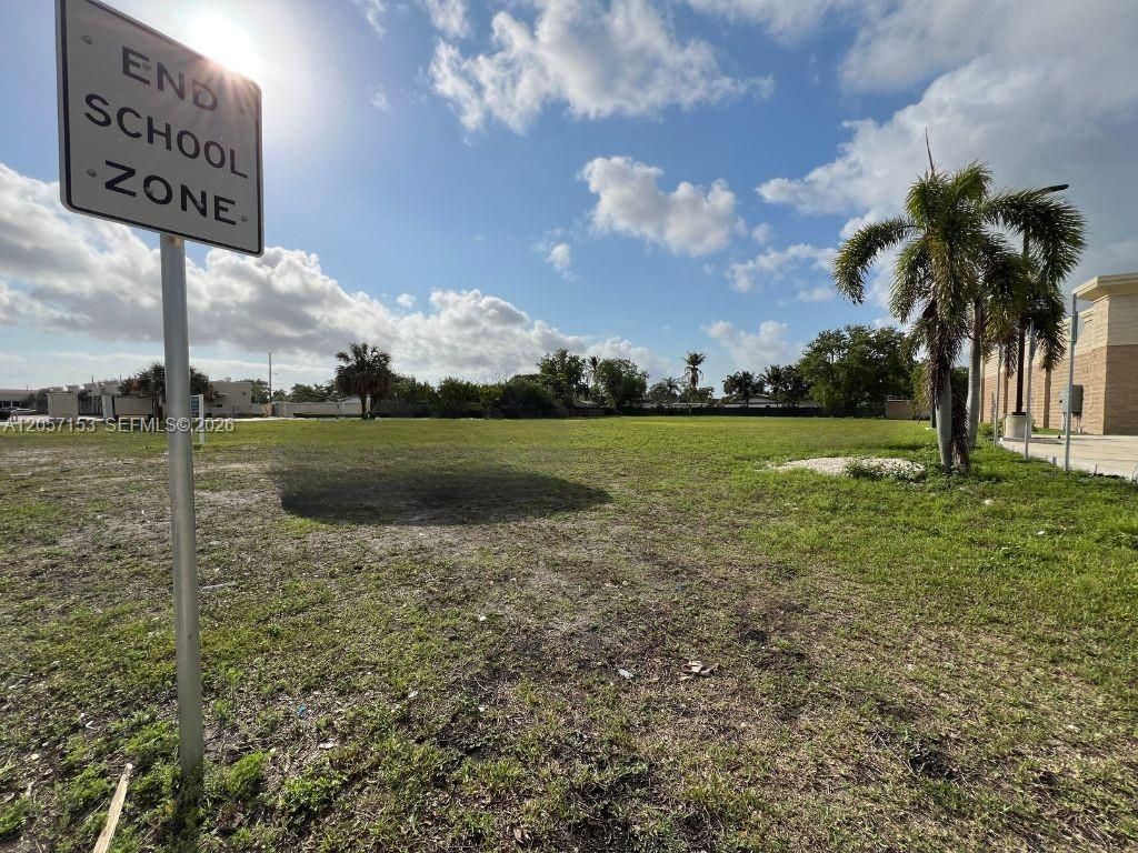 4678 W Hallandale Beach Blvd , Pembroke Park, FL 33023 Photo