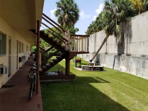 280 SW 11th Ave , Unit 18, Hallandale Beach, FL 33009