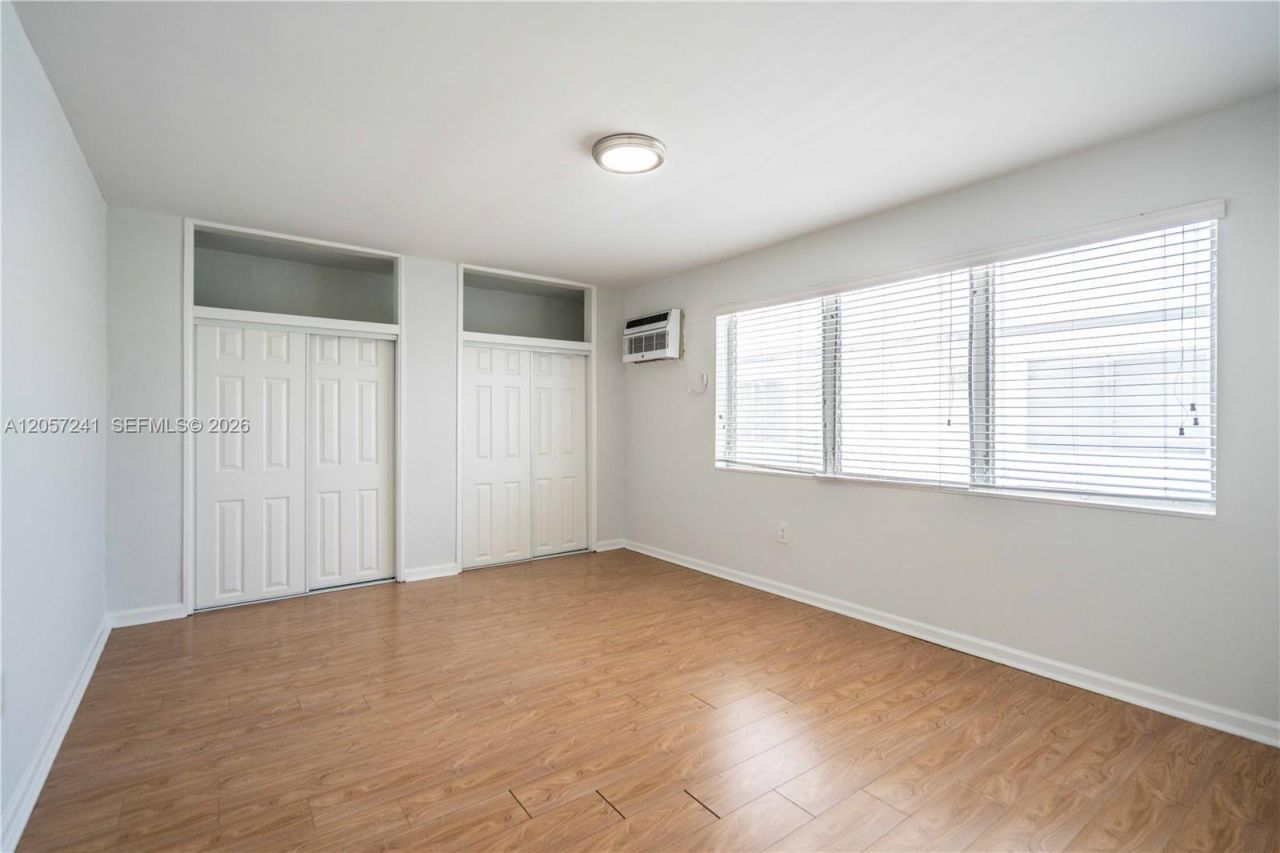 7931 East Dr, Unit 204, North Bay Village, FL 33141 Photo