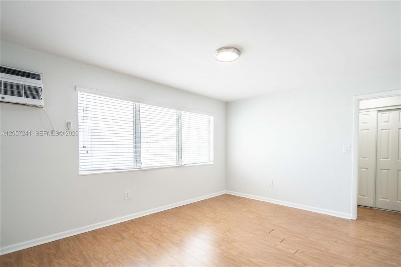 7931 East Dr, Unit 204, North Bay Village, FL 33141 Photo