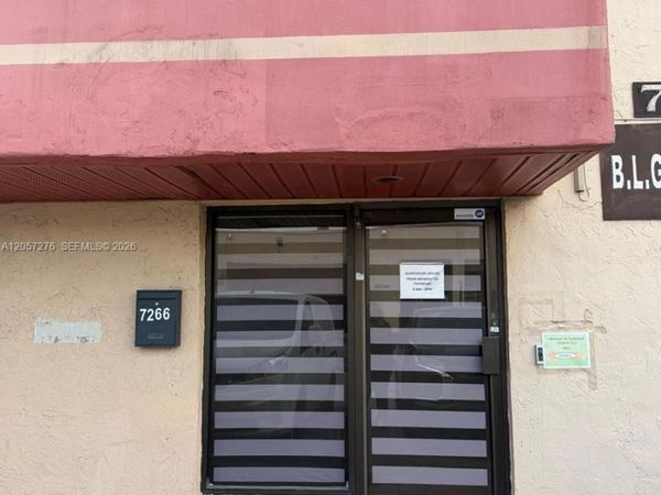 7266 NW 70th St , Miami, FL 33166