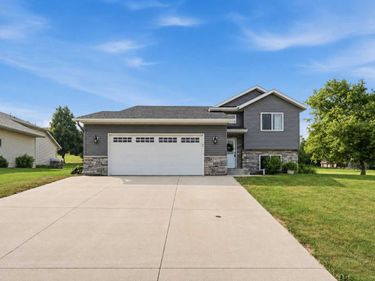 632 Emma Drive SE, Cold Spring, MN 56320