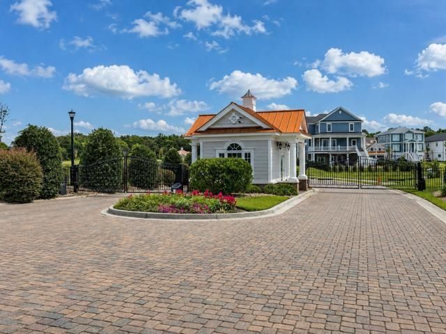 374 Harbour View Dr. Photo 6