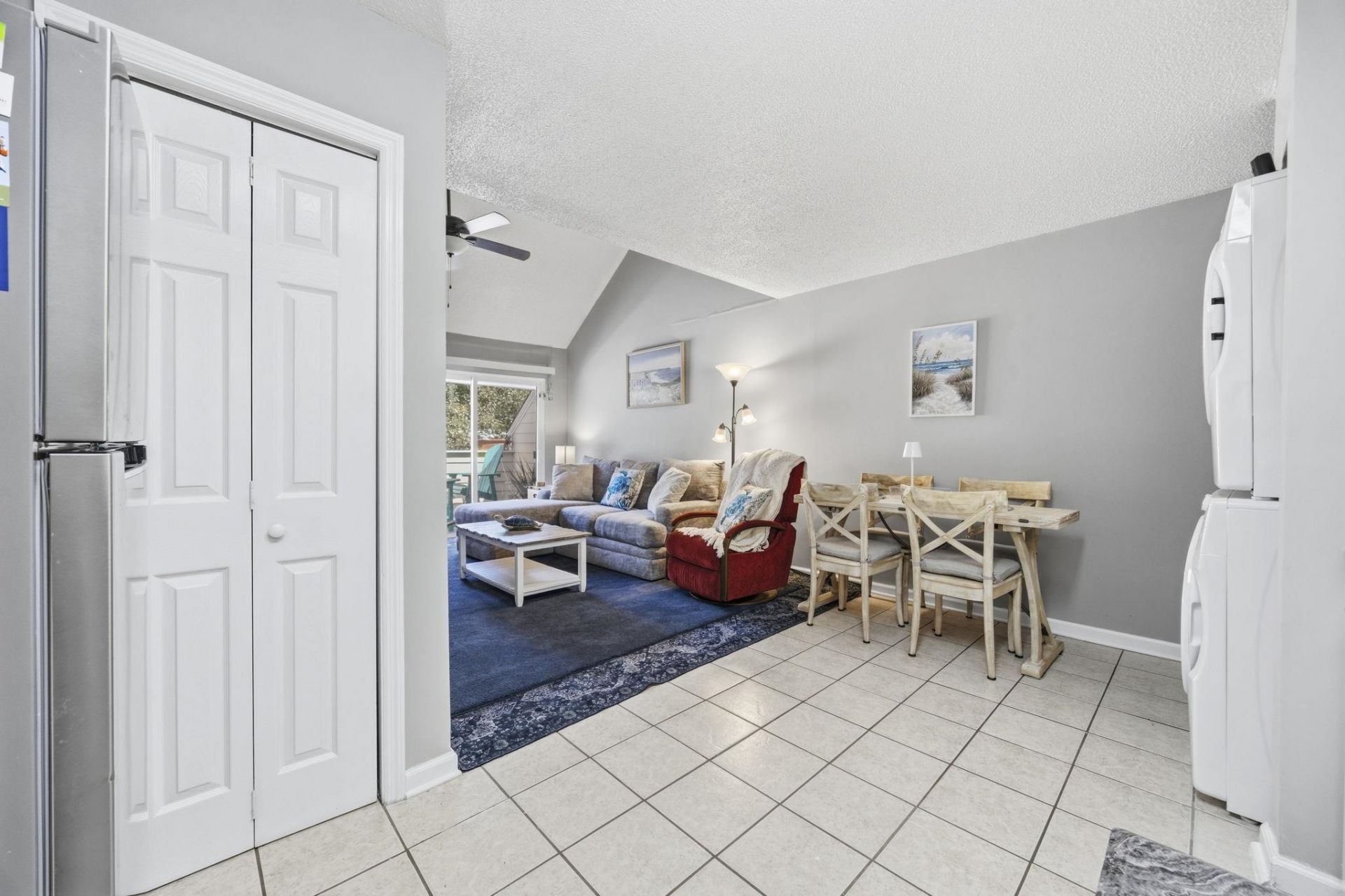 416 Cambridge Circle Photo 11