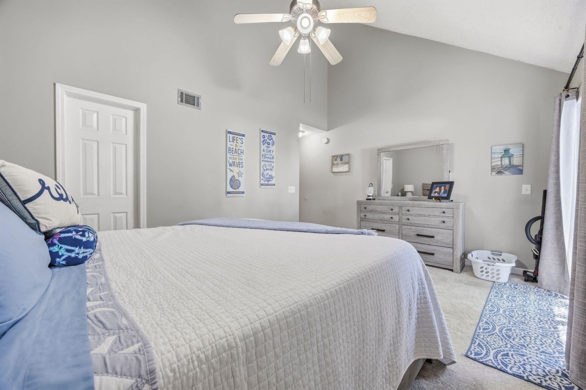 416 Cambridge Circle Photo 14
