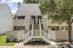 416 Cambridge Circle photo 4