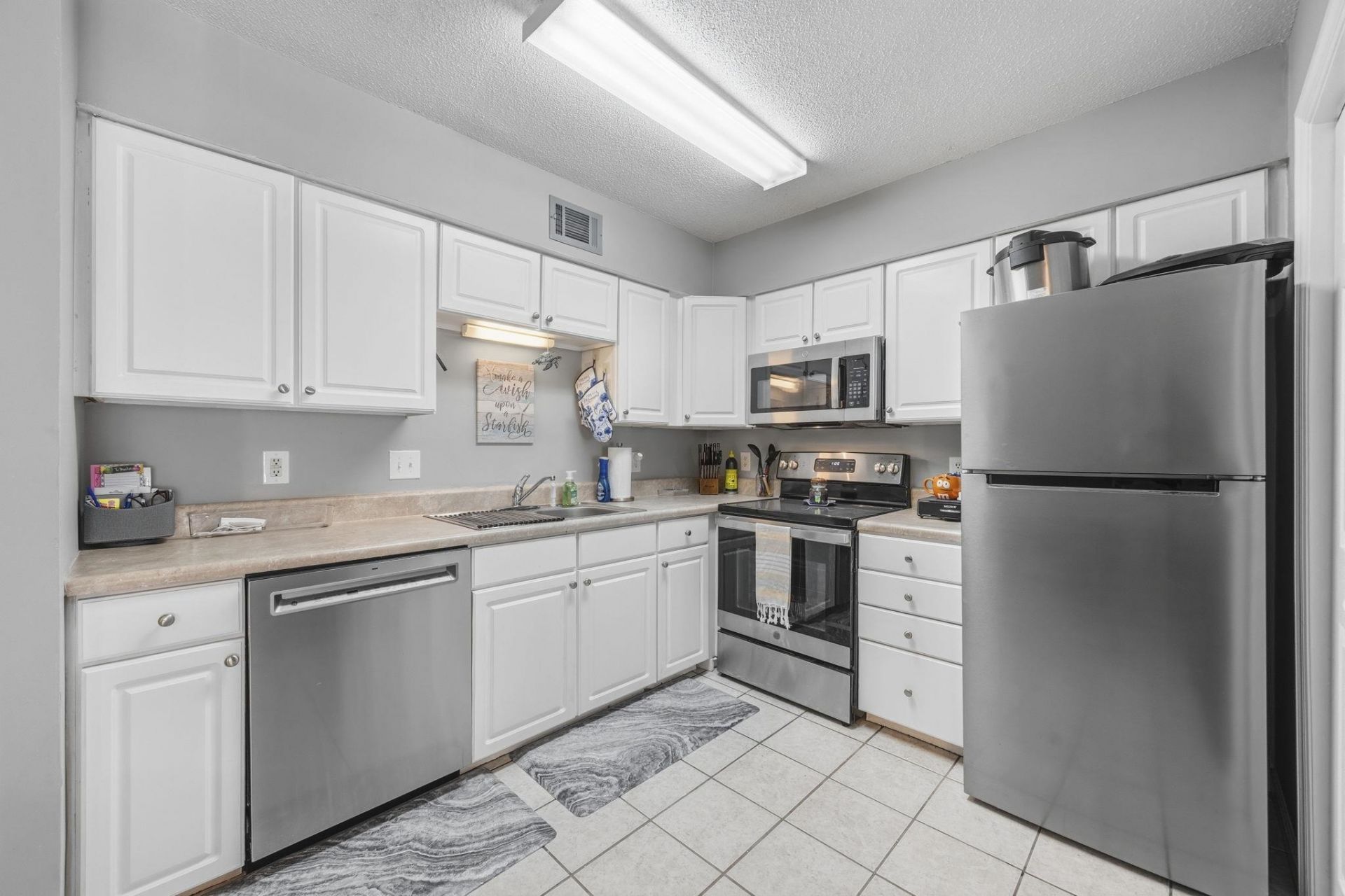 416 Cambridge Circle Photo 8