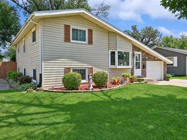 4500 Ozark Street NE, Cedar Rapids, IA 52402
