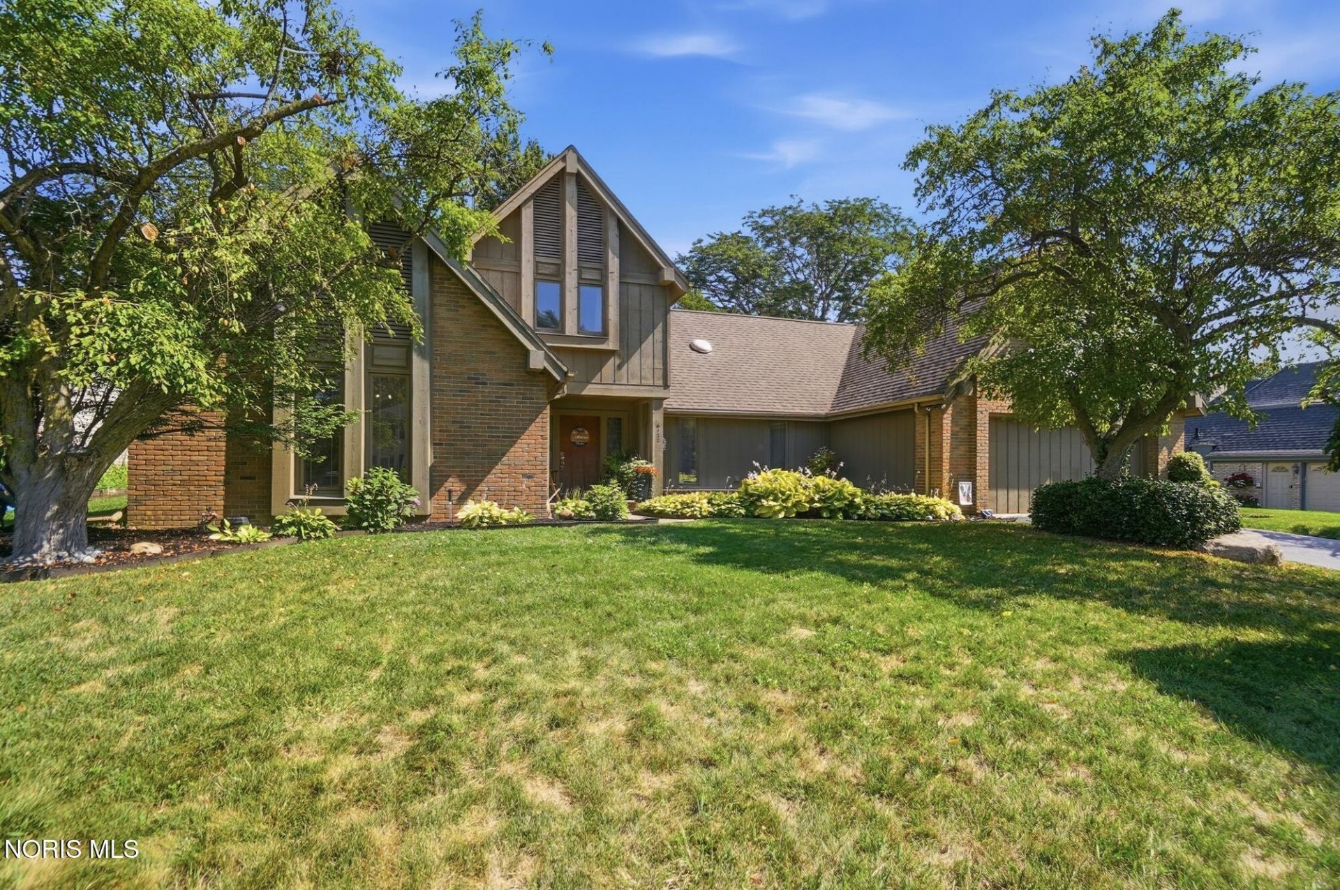 6122 Henthorne Drive, Maumee, OH 43537 Main Photo