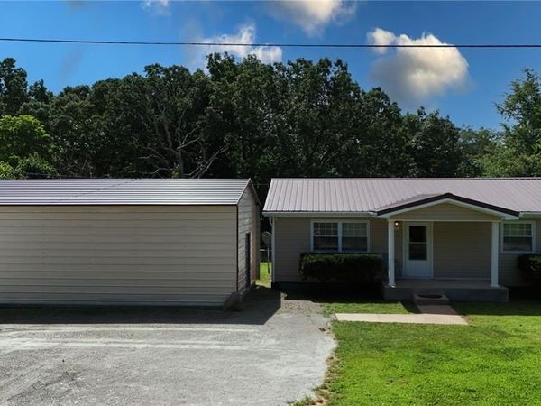 11058 hwy E, Cadet, MO 63630