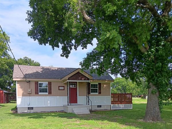 205 S Main, Kingston, OK 73439
