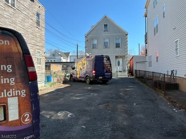 160 Brill St, Newark, NJ 07105