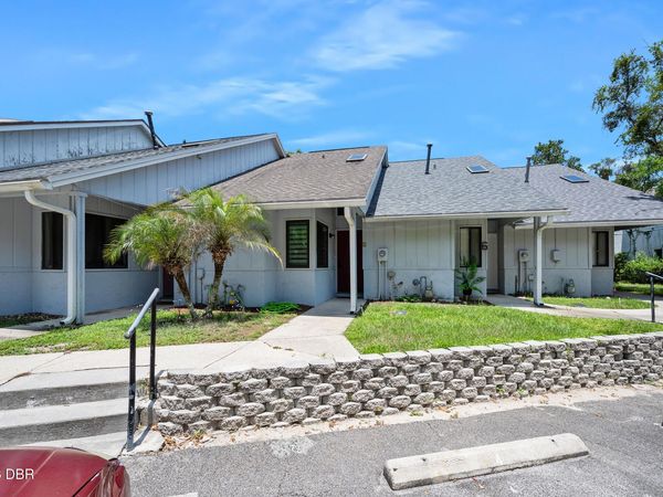 101 N Hill Avenue, Unit 5, DeLand, FL 32724
