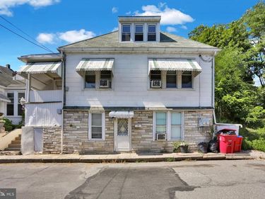 224 W WALLACE STREET , POTTSVILLE, PA 17901